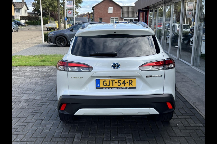 Toyota Corolla Cross 140 Hybrid Dynamic | Trekhaak, Parelmoer wit, Dodehoekherkenning, Parkeersensoren, Stoel + Stuurverwarming
