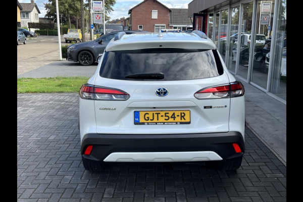 Toyota Corolla Cross 140 Hybrid Dynamic | Trekhaak, Parelmoer wit, Dodehoekherkenning, Parkeersensoren, Stoel + Stuurverwarming