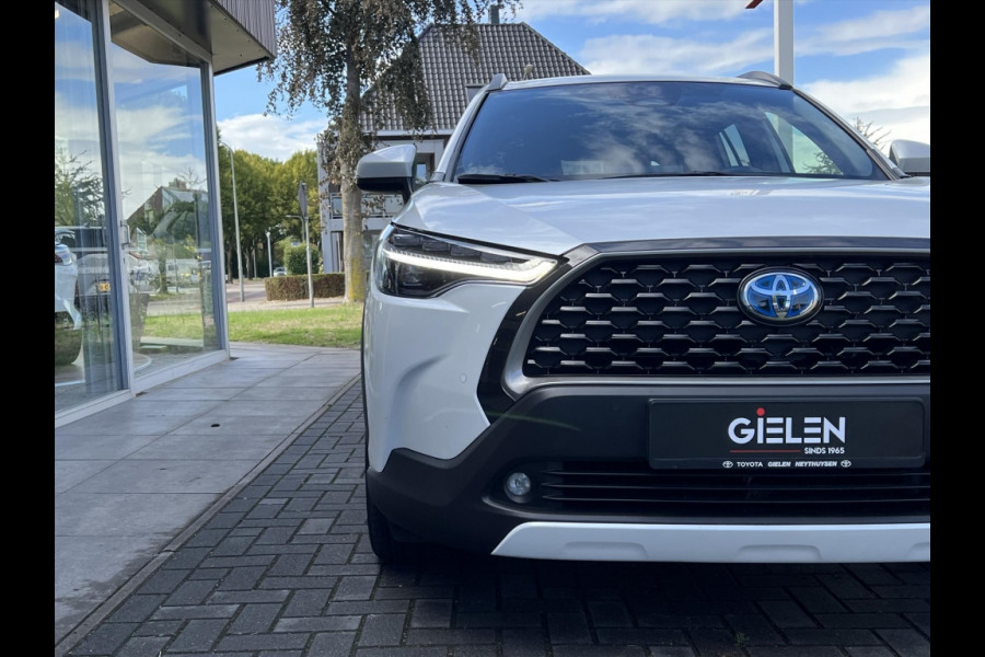 Toyota Corolla Cross 140 Hybrid Dynamic | Trekhaak, Parelmoer wit, Dodehoekherkenning, Parkeersensoren, Stoel + Stuurverwarming