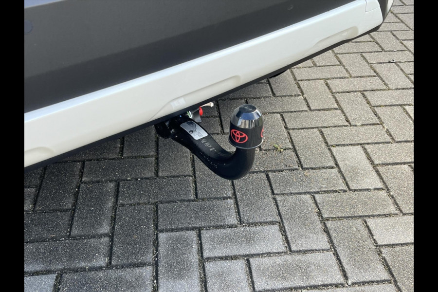 Toyota Corolla Cross 140 Hybrid Dynamic | Trekhaak, Parelmoer wit, Dodehoekherkenning, Parkeersensoren, Stoel + Stuurverwarming