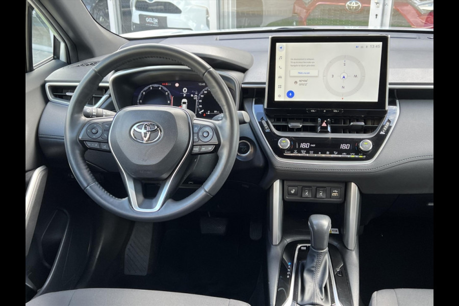 Toyota Corolla Cross 140 Hybrid Dynamic | Trekhaak, Parelmoer wit, Dodehoekherkenning, Parkeersensoren, Stoel + Stuurverwarming
