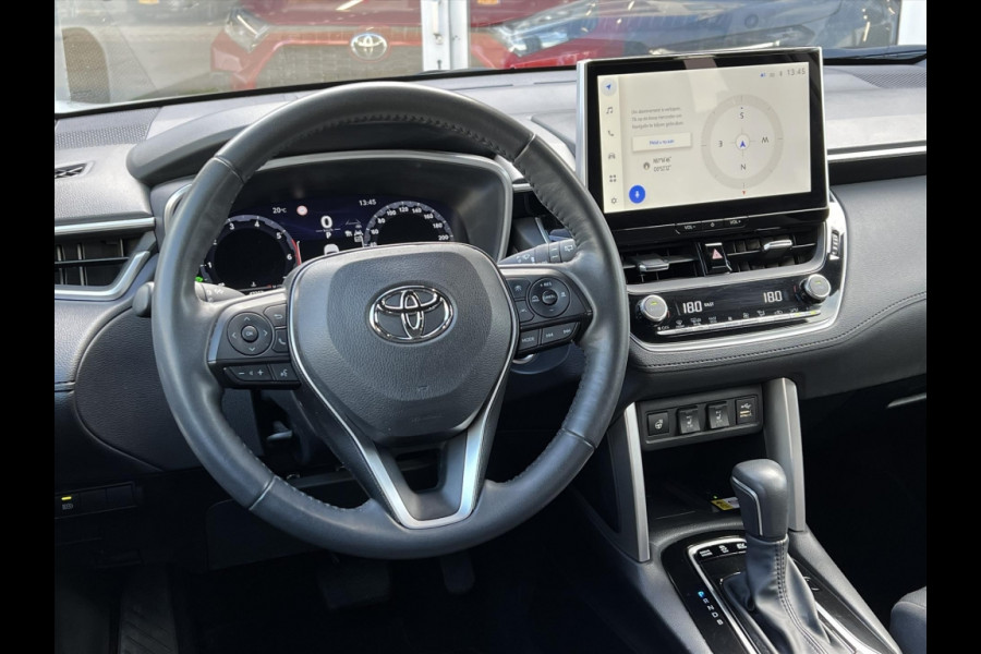 Toyota Corolla Cross 140 Hybrid Dynamic | Trekhaak, Parelmoer wit, Dodehoekherkenning, Parkeersensoren, Stoel + Stuurverwarming