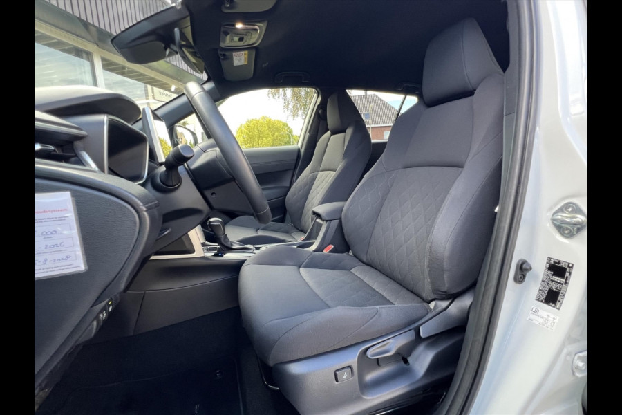 Toyota Corolla Cross 140 Hybrid Dynamic | Trekhaak, Parelmoer wit, Dodehoekherkenning, Parkeersensoren, Stoel + Stuurverwarming
