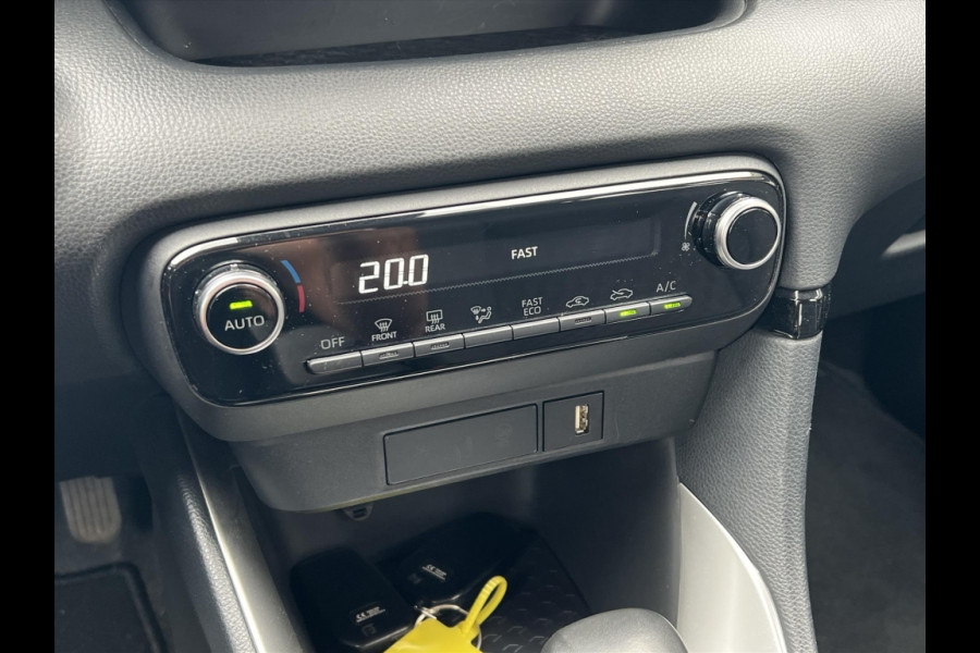 Toyota Yaris 1.5 Hybrid First Edition | Eerste eigenaar, Lichtmetalen velgen, Keyless, Startknop, Apple CarPlay/Android Auto