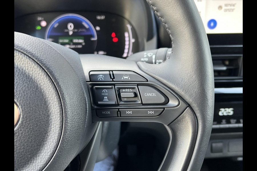 Toyota Yaris Cross 1.5 Hybrid 116 Dynamic Plus | Stoel + Stuurverwarming, Smart Connect, 17 inch, Keyless, LED