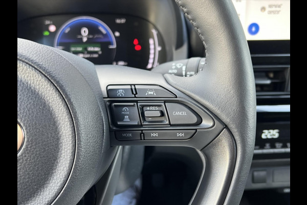 Toyota Yaris Cross 1.5 Hybrid 116 Dynamic Plus | Stoel + Stuurverwarming, Smart Connect, 17 inch, Keyless, LED