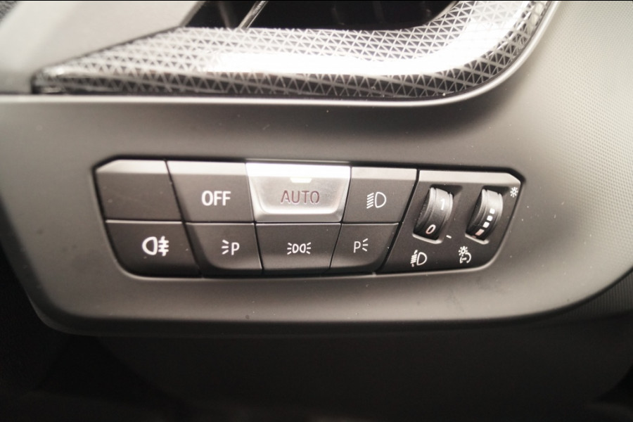BMW 1-serie 118i 136pk Automaat Sportline -NAVI-ECC-CAM-PDC-