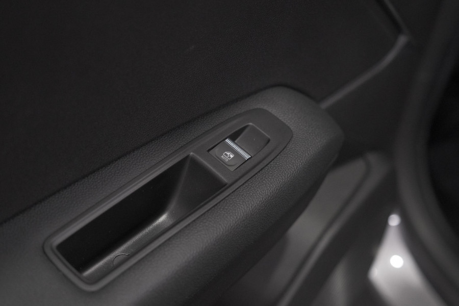 Renault Symbioz 1.6 E-Tech full hybrid 145 techno | Elektrische Kofferklep | Adaptieve Cruise Control | Camera | Parkeersensoren