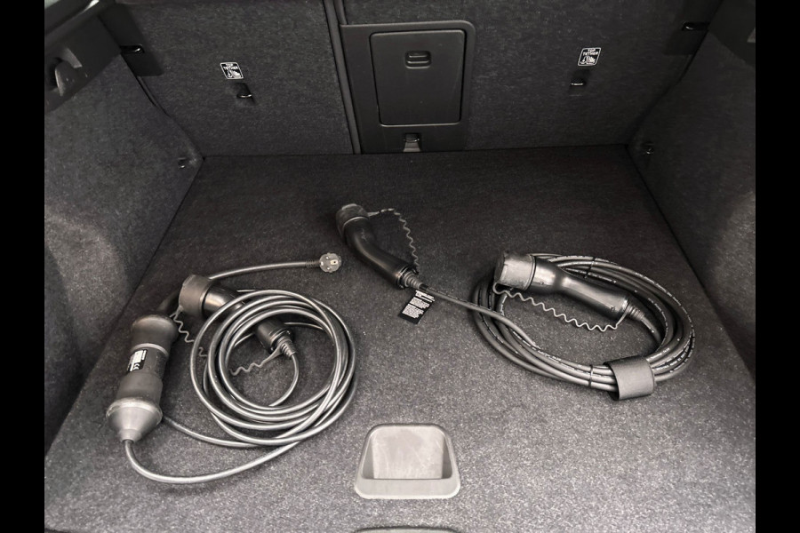 Volvo XC40 1.5 T4 Recharge R-Design Expression | Apple/Carplay | Camera | Elek. Kofferklep | Climate/Control | Cruise/Control |