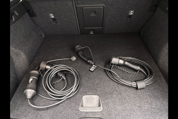 Volvo XC40 1.5 T4 Recharge R-Design Expression | Apple/Carplay | Camera | Elek. Kofferklep | Climate/Control | Cruise/Control |