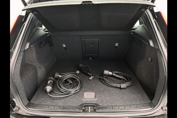 Volvo XC40 1.5 T4 Recharge R-Design Expression | Apple/Carplay | Camera | Elek. Kofferklep | Climate/Control | Cruise/Control |