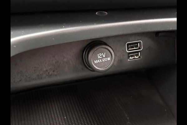 Volvo XC40 1.5 T4 Recharge R-Design Expression | Apple/Carplay | Camera | Elek. Kofferklep | Climate/Control | Cruise/Control |