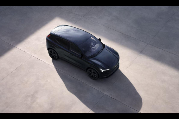Volvo EX30 P5 Ext. Range Plus Black Edition Europa 69 kWh / Adaptive Cruise Control / Harman Kardon / Extra getint glas / Stoelverwarming / Stuurverwarming / Achteruitrijcamera / Elektrisch verstelbare stoelen /