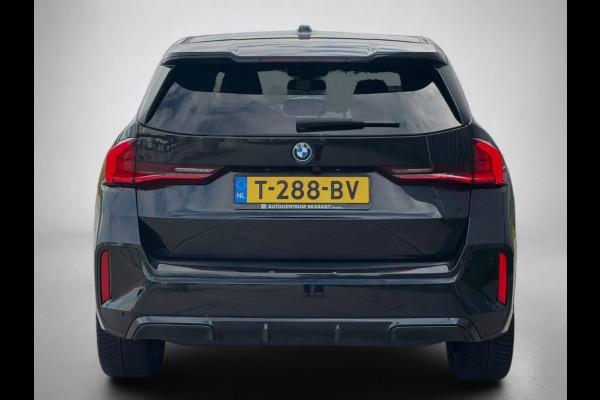 BMW iX1 XDrive30 Launch Edition M-SPORT 96% SOH (NL-auto, Dealer OnderH, Camera, Carplay, Navi, Leder, Climate Con, Etc)