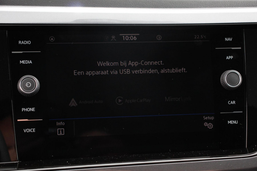 Volkswagen Polo 1.0 TSI DSG Style Navigatie Climate Control Cruise control adaptive Parkeer sensoren Led Dab Lichtmetalen Velgen Digitale Cockpit
