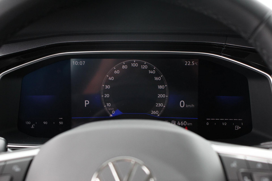 Volkswagen Polo 1.0 TSI DSG Style Navigatie Climate Control Cruise control adaptive Parkeer sensoren Led Dab Lichtmetalen Velgen Digitale Cockpit