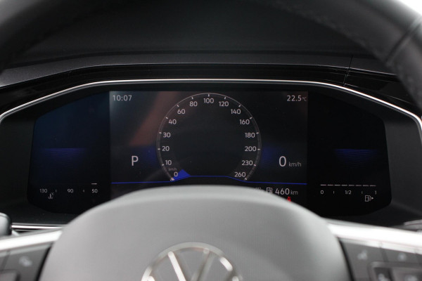 Volkswagen Polo 1.0 TSI DSG Style Navigatie Climate Control Cruise control adaptive Parkeer sensoren Led Dab Lichtmetalen Velgen Digitale Cockpit