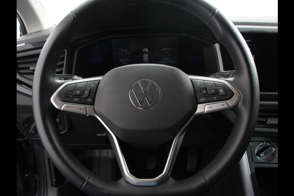 Volkswagen Polo 1.0 TSI DSG Style Navigatie Climate Control Cruise control adaptive Parkeer sensoren Led Dab Lichtmetalen Velgen Digitale Cockpit