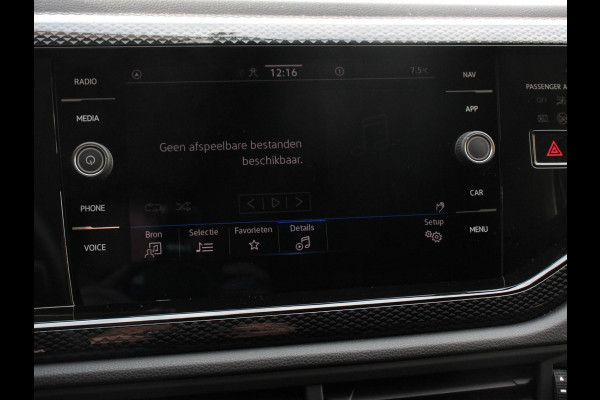 Volkswagen Polo 1.0 TSI DSG Style Navigatie Climate Control Cruise control adaptive Parkeer sensoren Led Dab Lichtmetalen Velgen Digitale Cockpit