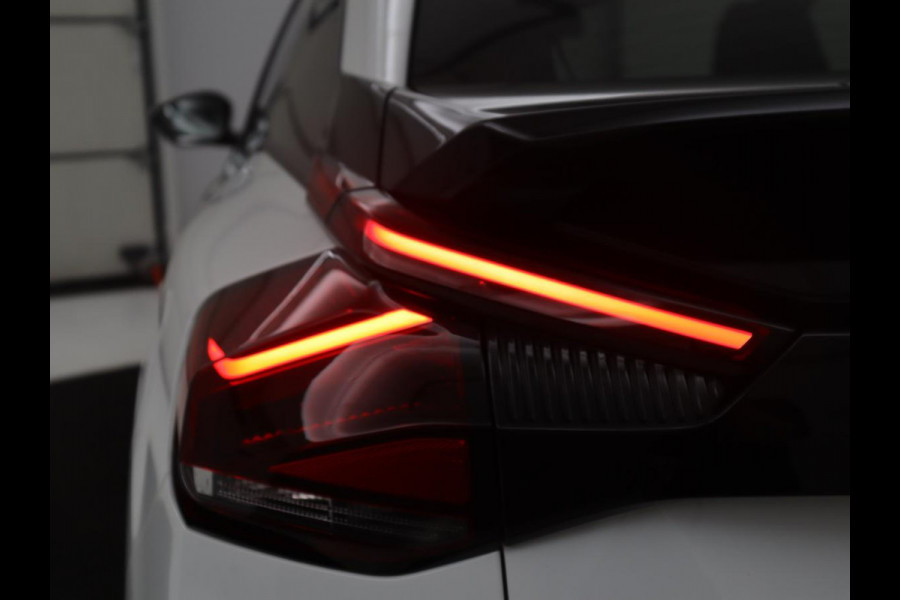 Citroën C4 1.2 Puretech Feel Pack | Automaat | Trekhaak | Camera | Head-up display |