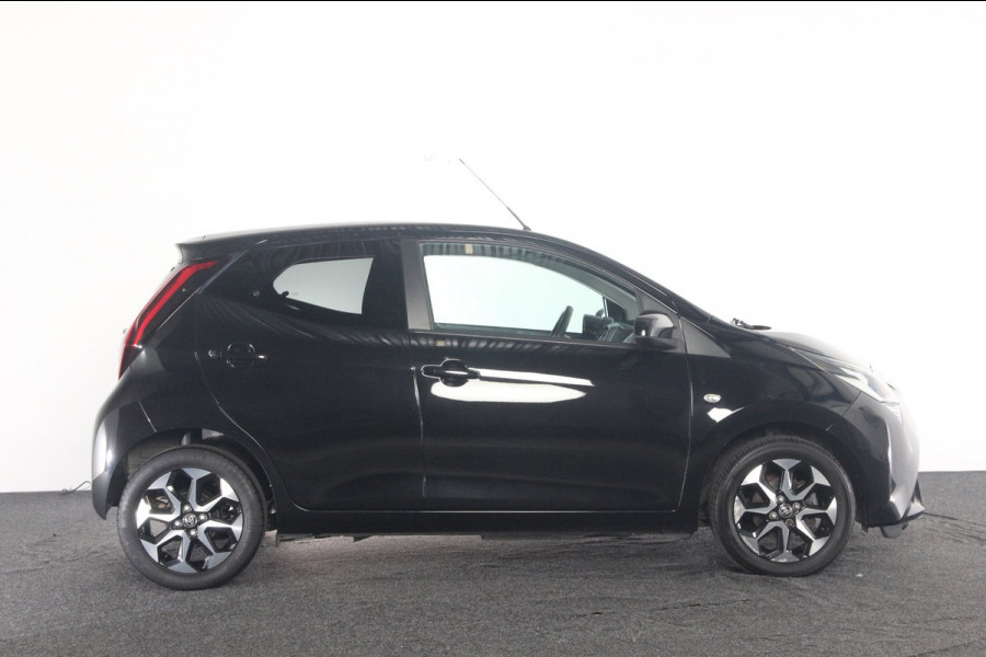 Toyota Aygo 1.0 VVT-i x-cite | groot scherm | NL-auto | eerste eigenaar.