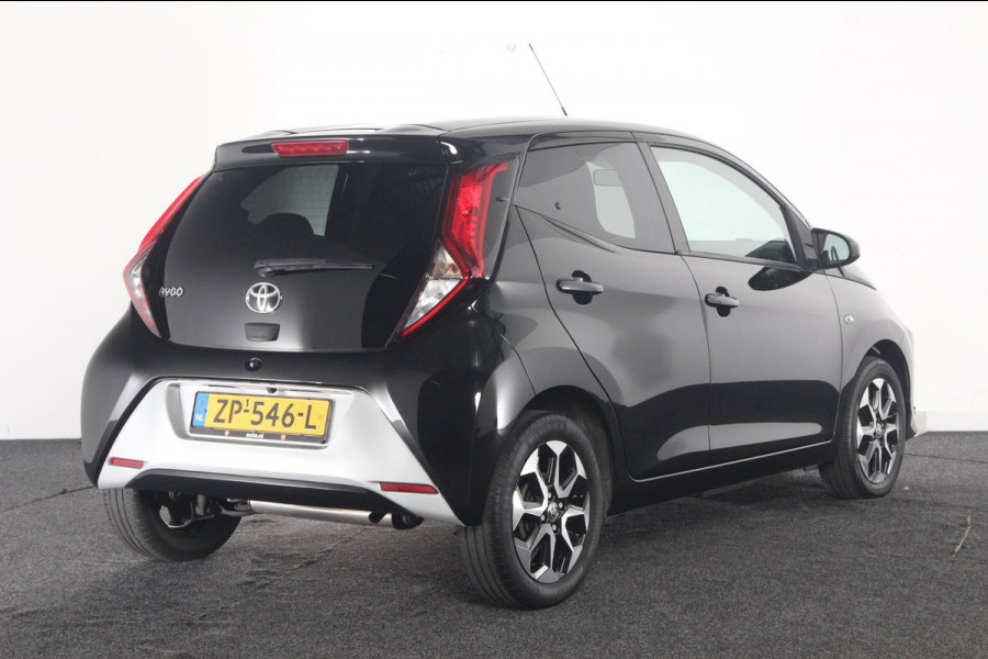 Toyota Aygo 1.0 VVT-i x-cite | groot scherm | NL-auto | eerste eigenaar.