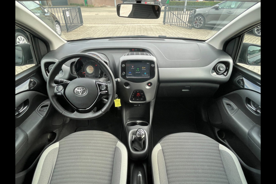 Toyota Aygo 1.0 VVT-i x-cite | groot scherm | NL-auto | eerste eigenaar.