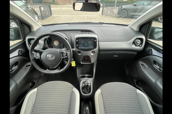 Toyota Aygo 1.0 VVT-i x-cite | groot scherm | NL-auto | eerste eigenaar.