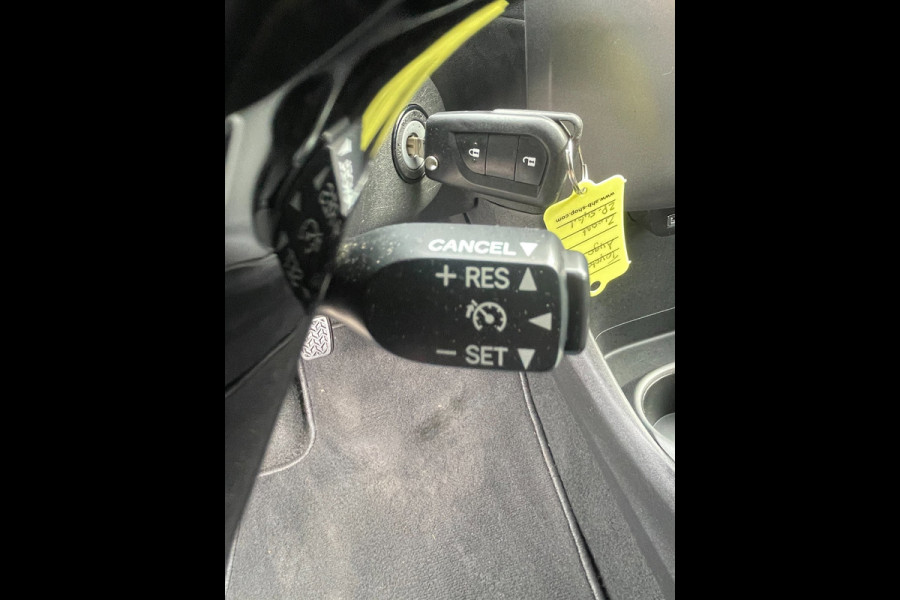 Toyota Aygo 1.0 VVT-i x-cite | groot scherm | NL-auto | eerste eigenaar.