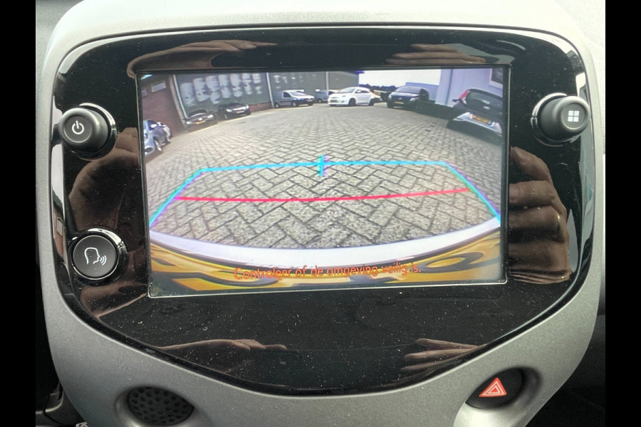 Toyota Aygo 1.0 VVT-i x-cite | groot scherm | NL-auto | eerste eigenaar.
