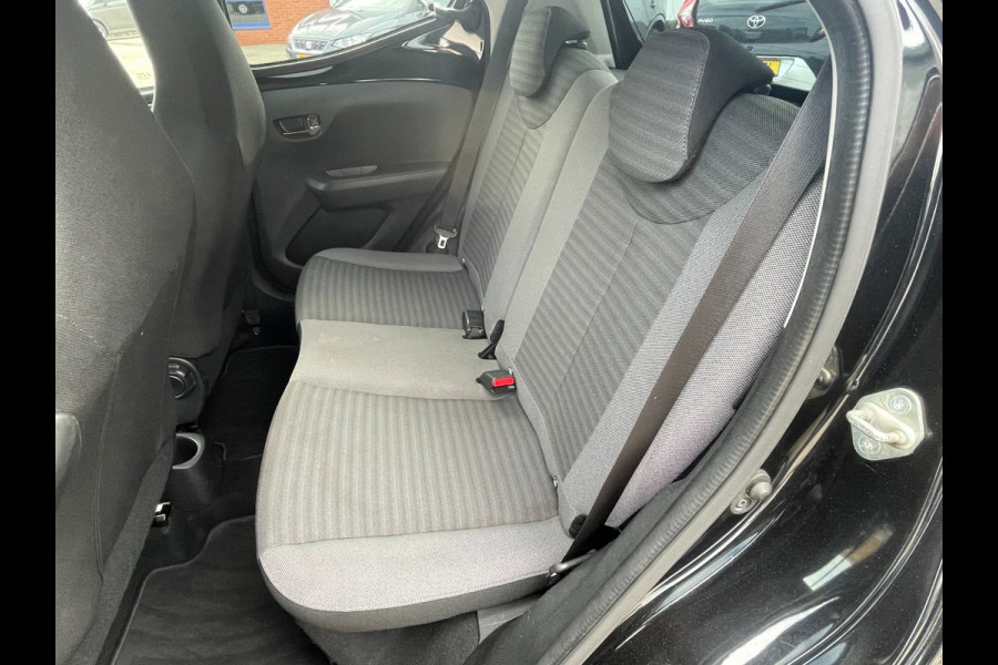 Toyota Aygo 1.0 VVT-i x-cite | groot scherm | NL-auto | eerste eigenaar.
