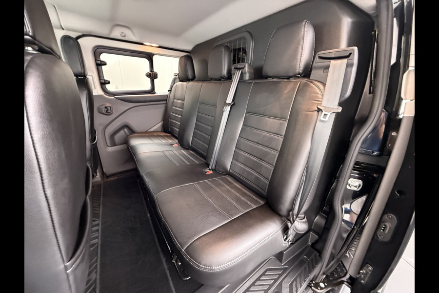 Ford Transit Custom 320 2.0TDCI 170PK Automaat L2H1 Dubbele Cabine 2X Schuifdeur Adap.Cruise 5-Persoons Leder+Verwarmd Trekhaak Navi Camera Pdc Appl Euro 6 Lmv 18" Sidebars Betonplex Vloer Wandbetimmering Lane Assist 3.200KG Trekgewicht