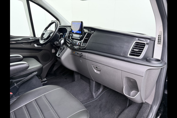 Ford Transit Custom 320 2.0TDCI 170PK Automaat L2H1 Dubbele Cabine 2X Schuifdeur Adap.Cruise 5-Persoons Leder+Verwarmd Trekhaak Navi Camera Pdc Appl Euro 6 Lmv 18" Sidebars Betonplex Vloer Wandbetimmering Lane Assist 3.200KG Trekgewicht