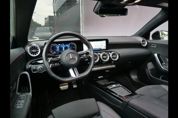 Mercedes-Benz CLA-Klasse 250e STAR ED. AMG | PANORAMA | WIDESCREEN | ACC | SFEER | NL-AUTO!!