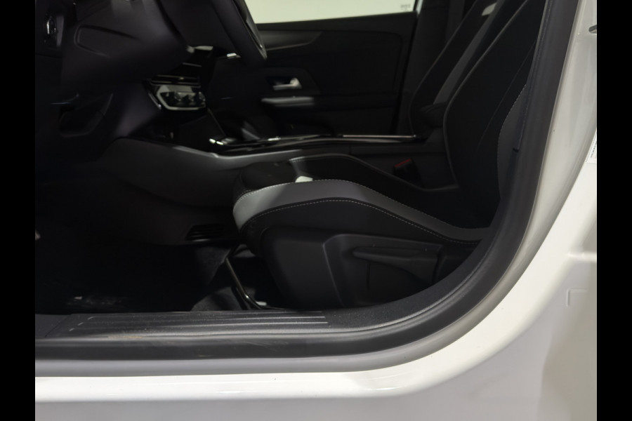 Opel Mokka-e GS Line 50-kWh 11kw bl. | ACC | Keyless | Stoelen & stuur verwarmd | Matrix Intellilux | Privacy