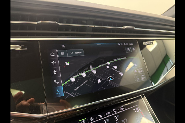 Audi Q8 60 TFSI e quattro Pro Line S Competition ACC Panoramadak 4 Wiel besturing