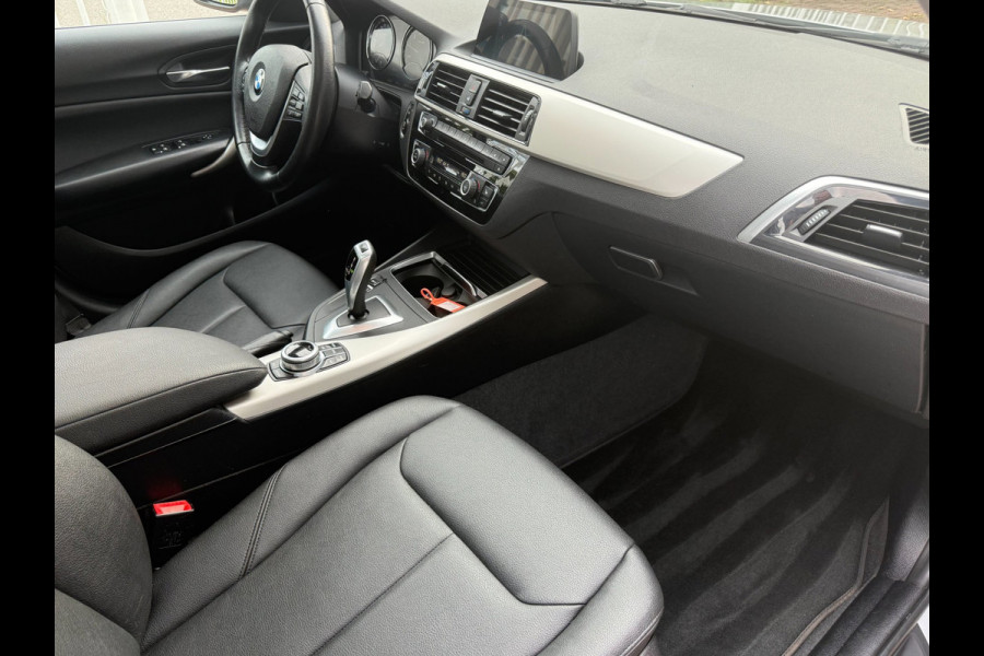 BMW 1-serie 118i High Executive | Dakraam | Leder | LED