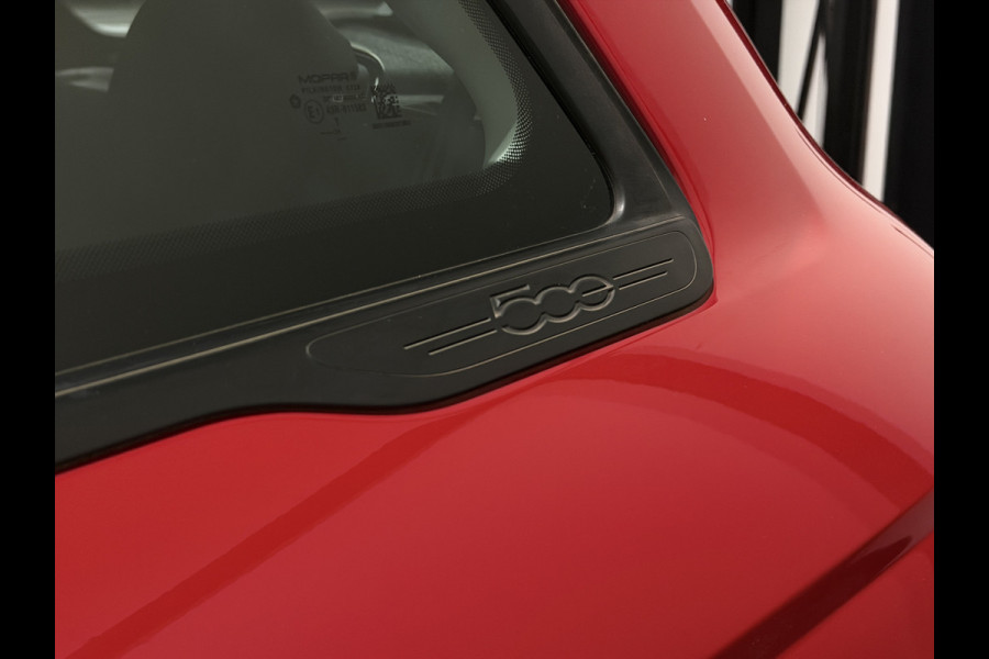 Fiat 500 3+1 42 kWh | Apple CarPlay - Android Auto | Stoelen verwarmd | Dodehoek detectie