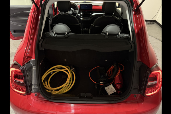 Fiat 500 3+1 42 kWh | Apple CarPlay - Android Auto | Stoelen verwarmd | Dodehoek detectie