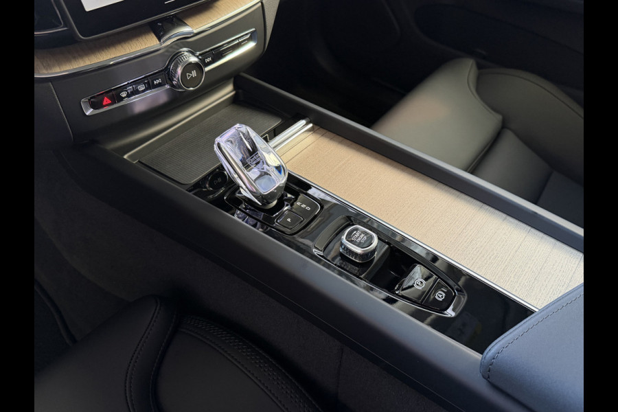 Volvo XC60 2.0 T8 455PK AWD PLUS DARK NIEUWE AUTO HARMAN KARDON 360.CAM STOEL/STUUR VERW LEER vapour grey