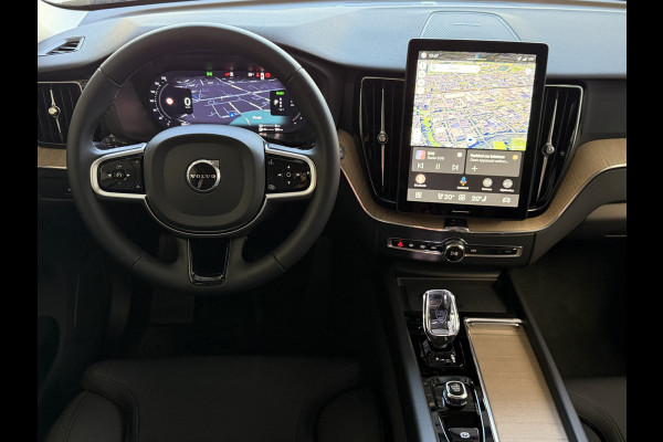 Volvo XC60 2.0 T8 455PK AWD PLUS DARK NIEUWE AUTO HARMAN KARDON 360.CAM STOEL/STUUR VERW LEER vapour grey