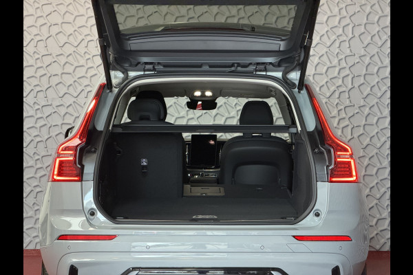 Volvo XC60 2.0 T8 455PK AWD PLUS DARK NIEUWE AUTO HARMAN KARDON 360.CAM STOEL/STUUR VERW LEER vapour grey
