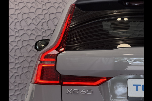 Volvo XC60 2.0 T8 455PK AWD PLUS DARK NIEUWE AUTO HARMAN KARDON 360.CAM STOEL/STUUR VERW LEER vapour grey