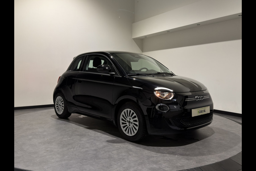 Fiat 500 3+1 42 kWh | Apple CarPlay - Android Auto | Stoelen verwarmd | Dodehoek detectie
