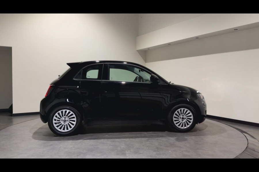 Fiat 500 3+1 42 kWh | Apple CarPlay - Android Auto | Stoelen verwarmd | Dodehoek detectie