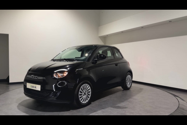 Fiat 500 3+1 42 kWh | Apple CarPlay - Android Auto | Stoelen verwarmd | Dodehoek detectie