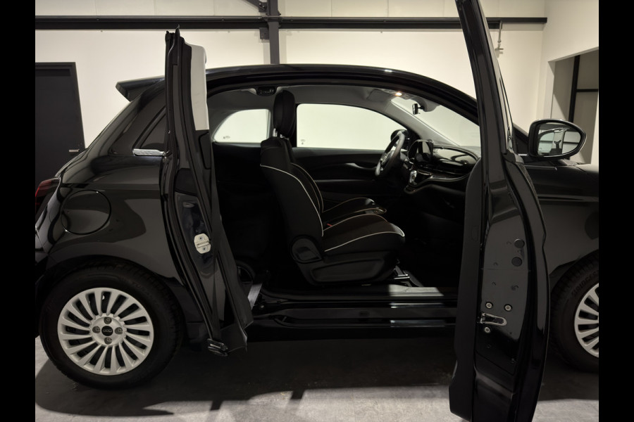 Fiat 500 3+1 42 kWh | Apple CarPlay - Android Auto | Stoelen verwarmd | Dodehoek detectie