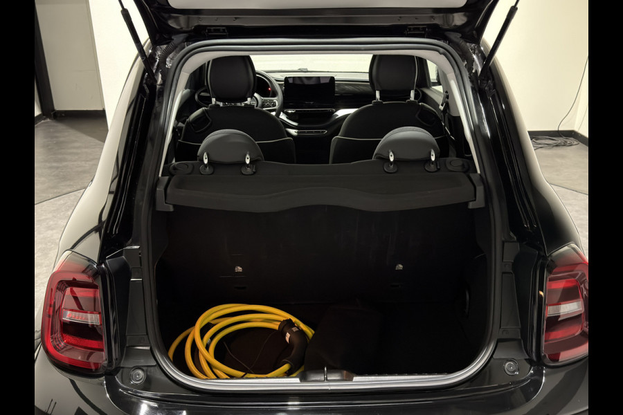 Fiat 500 3+1 42 kWh | Apple CarPlay - Android Auto | Stoelen verwarmd | Dodehoek detectie