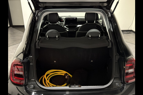 Fiat 500 3+1 42 kWh | Apple CarPlay - Android Auto | Stoelen verwarmd | Dodehoek detectie