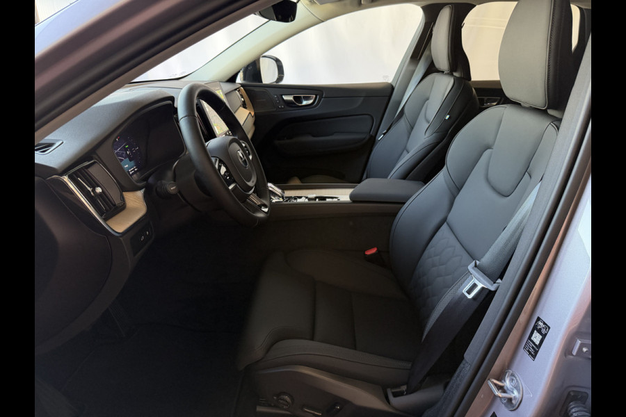 Volvo XC60 2.0 T8 455PK AWD PLUS DARK NIEUWE AUTO HARMAN KARDON 360.CAM STOEL/STUUR VERW LEER vapour grey